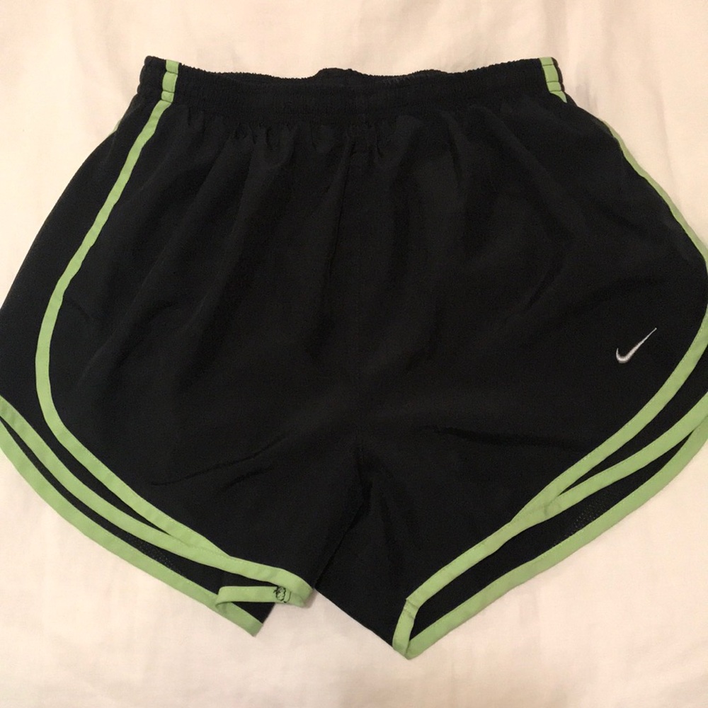 Nike women’s tempo shorts